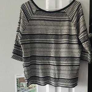 3/4 sleeved, round neck sweater nice texture